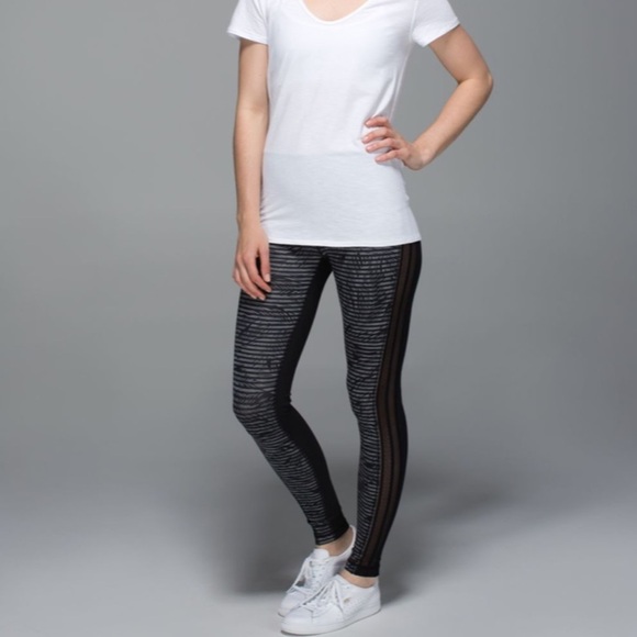 Lululemon Wunder Under Pant *Luxtreme (Roll Down)
Stripe Play Slate Black - Picture 3 of 16